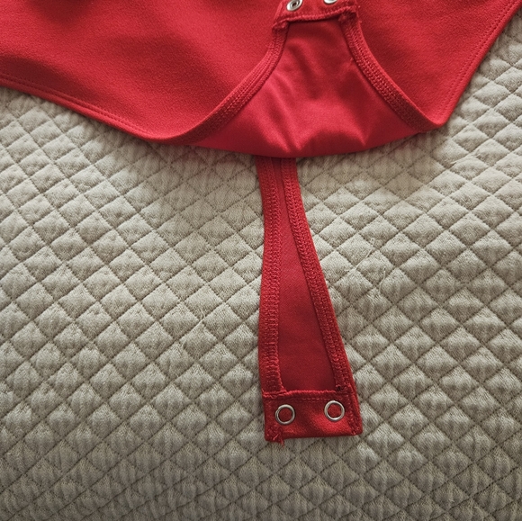 RED BODY SUIT SIZE M/ NWT - Picture 5 of 12